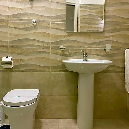 Paradiso Settecannelle 3* فوندي